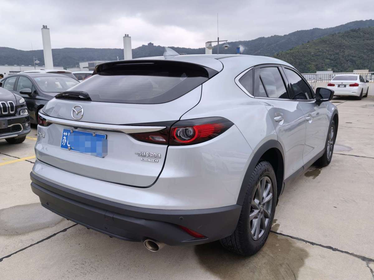 2020年6月馬自達 CX-4  2020款 2.0L 自動兩驅(qū)藍天活力版