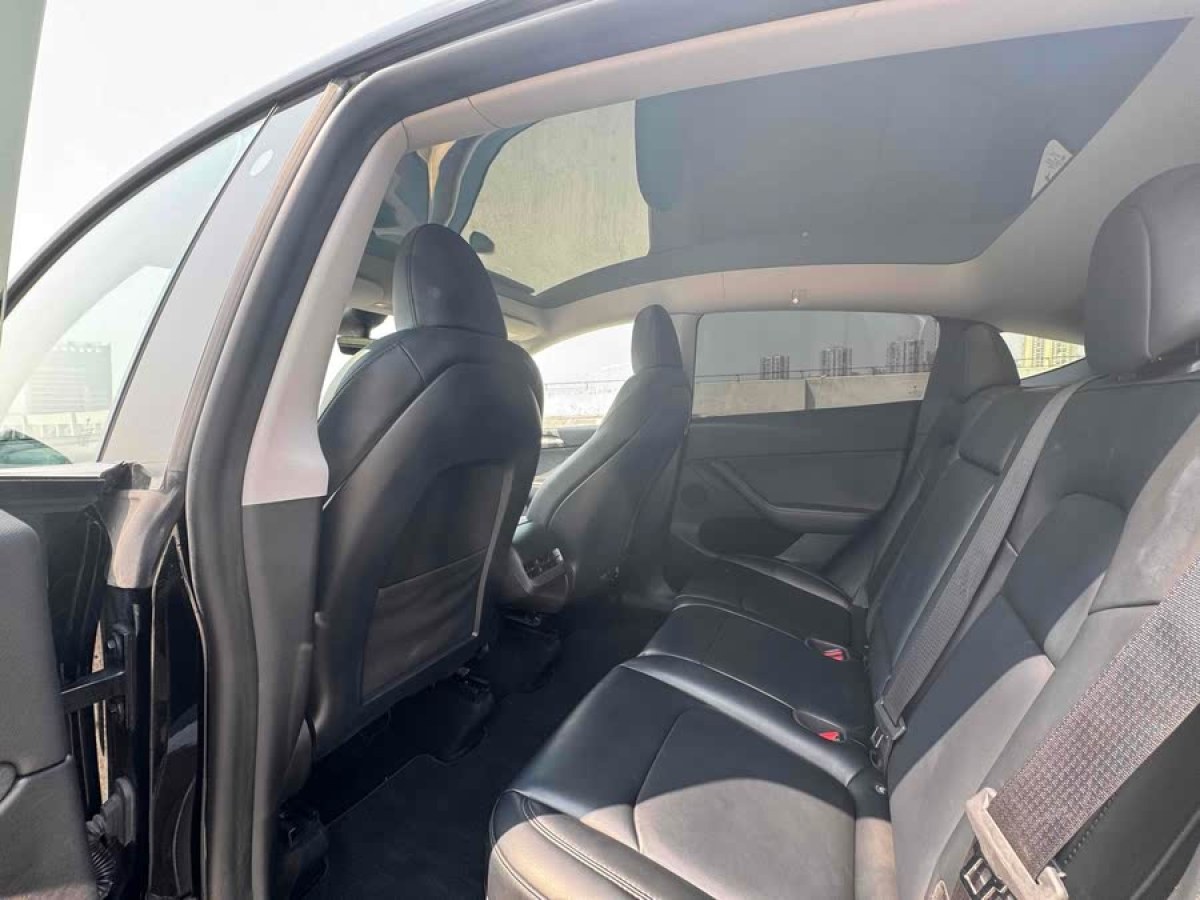 特斯拉 Model Y  2022款 改款 后輪驅(qū)動版圖片