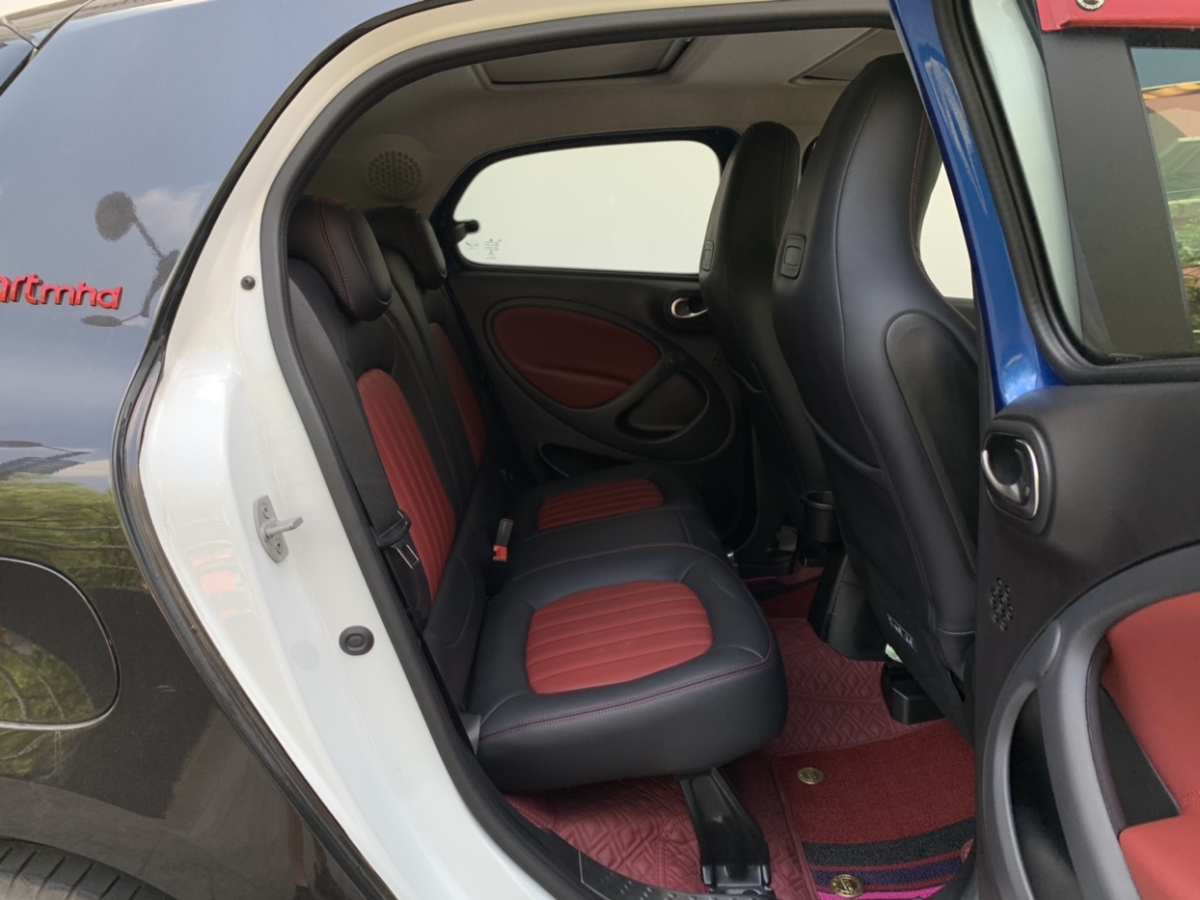 2019年3月smart forfour  2018款 0.9T 66千瓦風(fēng)尚型