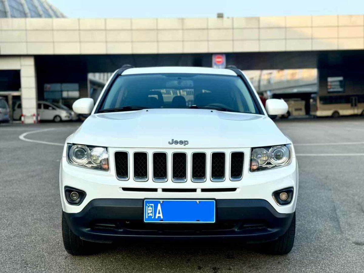 Jeep 指南者  2015款 2.0L 兩驅(qū)豪華版圖片