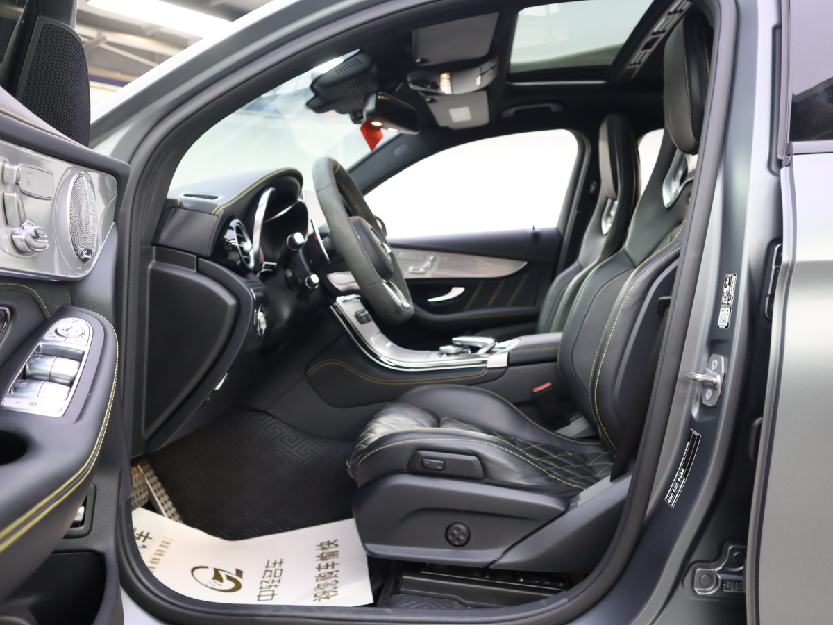 奔驰 奔驰GLC轿跑 AMG  2018款 AMG GLC 63 S 4MATIC+ 轿跑SUV先型特别版图片