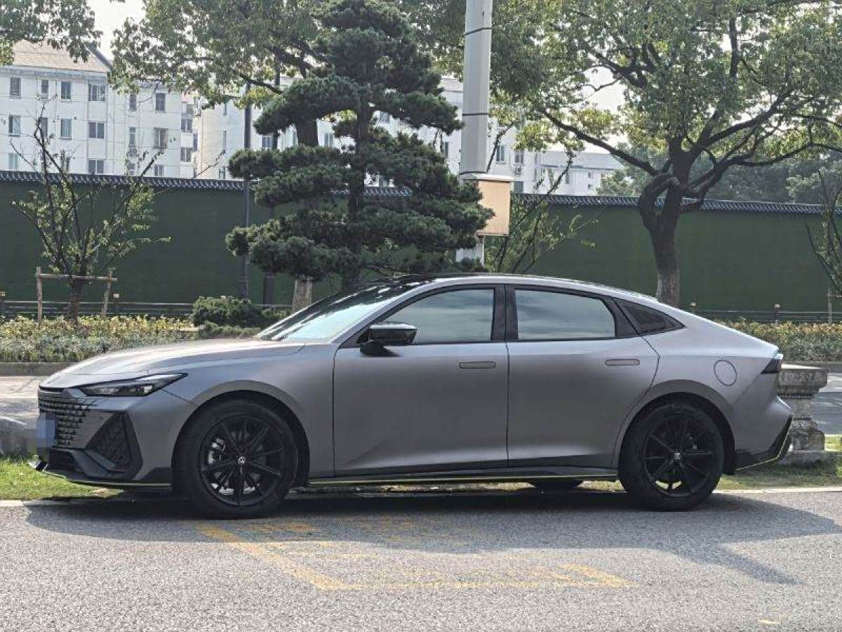 長(zhǎng)安 長(zhǎng)安UNI-V  2022款 2.0T 領(lǐng)速版圖片