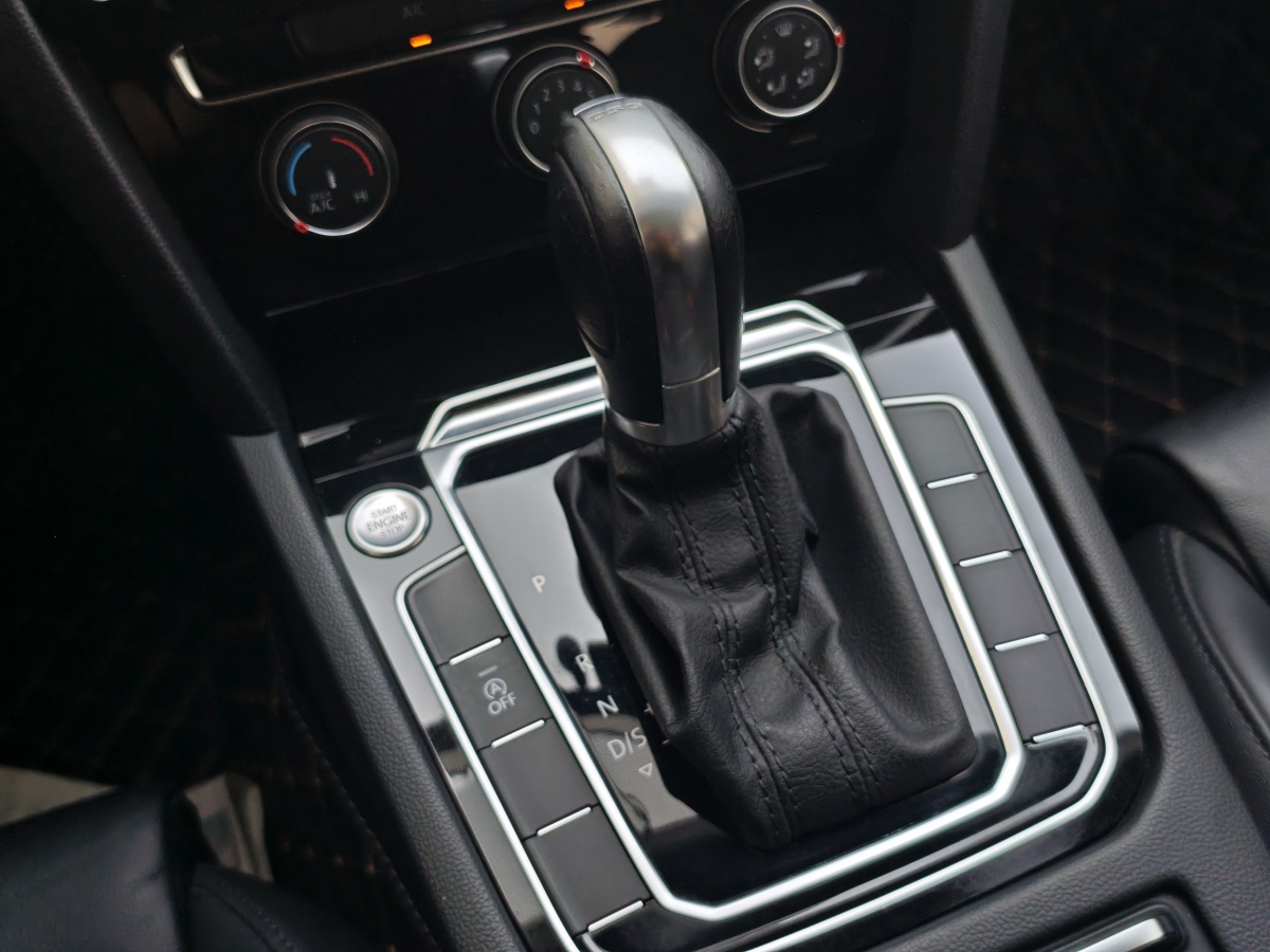大眾 邁騰  2019款  330TSI DSG 領(lǐng)先型 國VI圖片