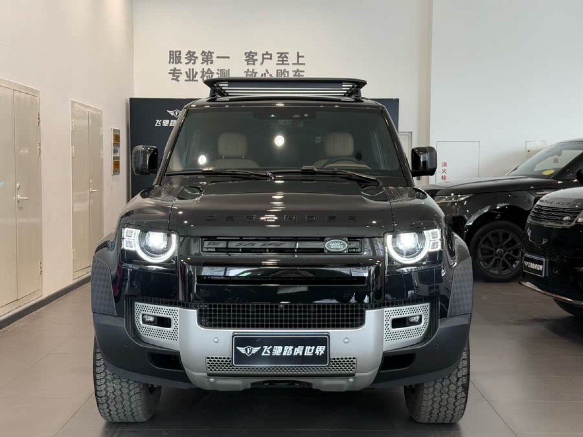 路虎 衛(wèi)士  2023款 110 P400 暗黑特別版圖片
