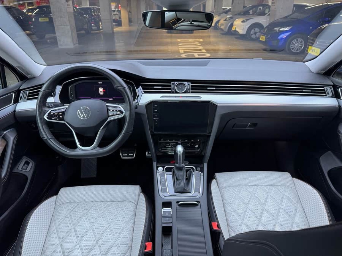 大眾 邁騰  2023款 200萬輛紀(jì)念版 330TSI DSG豪華型圖片