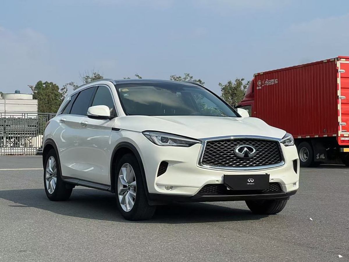 英菲尼迪 QX50  2018款 2.0T 两驱时尚版图片