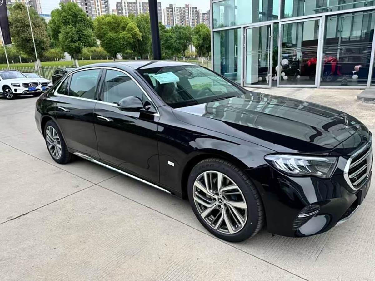 奔馳 奔馳E級(jí)  2024款 E 300 L 豪華型圖片