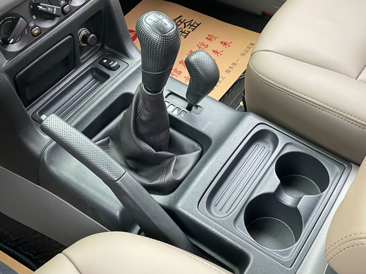 2011年4月三菱 帕杰羅  2011款 V73 3.0L MT GL
