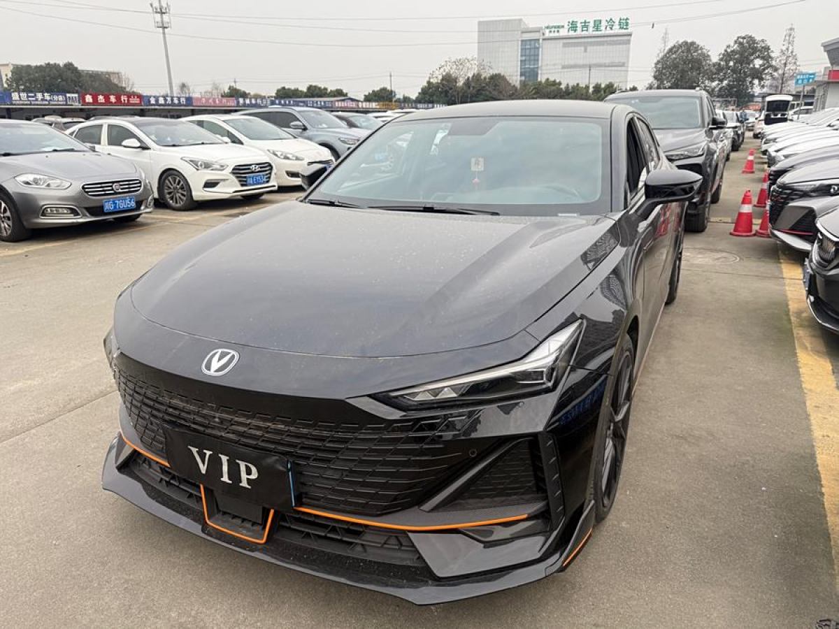 長(zhǎng)安 長(zhǎng)安UNI-V  2022款 1.5T 運(yùn)動(dòng)版圖片