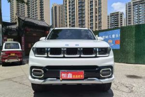 BJ40 北京 2.0D 自動四驅(qū)刀鋒英雄版?zhèn)b客型