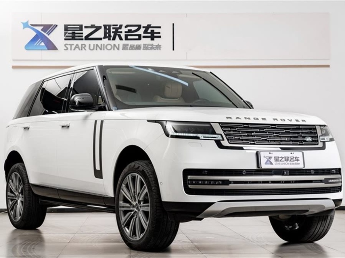 路虎 攬勝  2024款 3.0 L6 400PS 盛世加長(zhǎng)版圖片