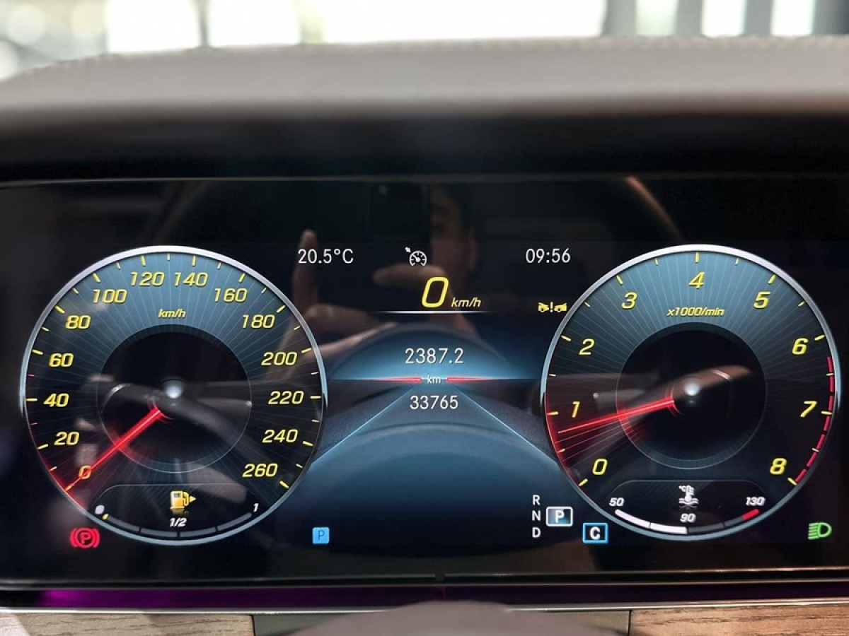 奔馳 奔馳E級  2023款 改款 E 300 L 豪華型圖片