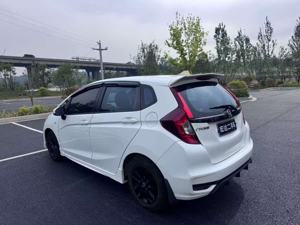 本田 飛度  2018款 1.5L CVT潮跑+版圖片