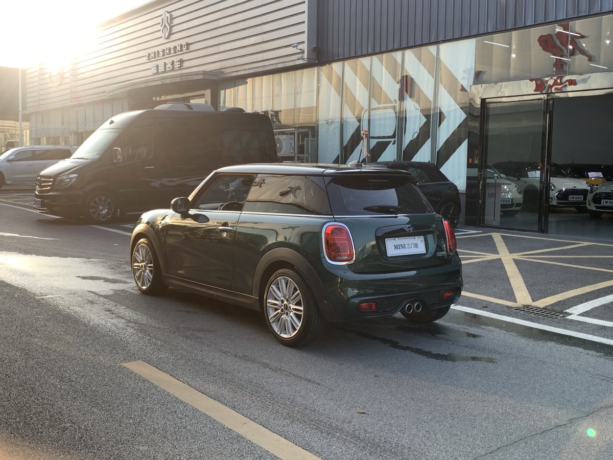 MINI CLUBMAN  2018款 2.0T COOPER S 經(jīng)典派圖片