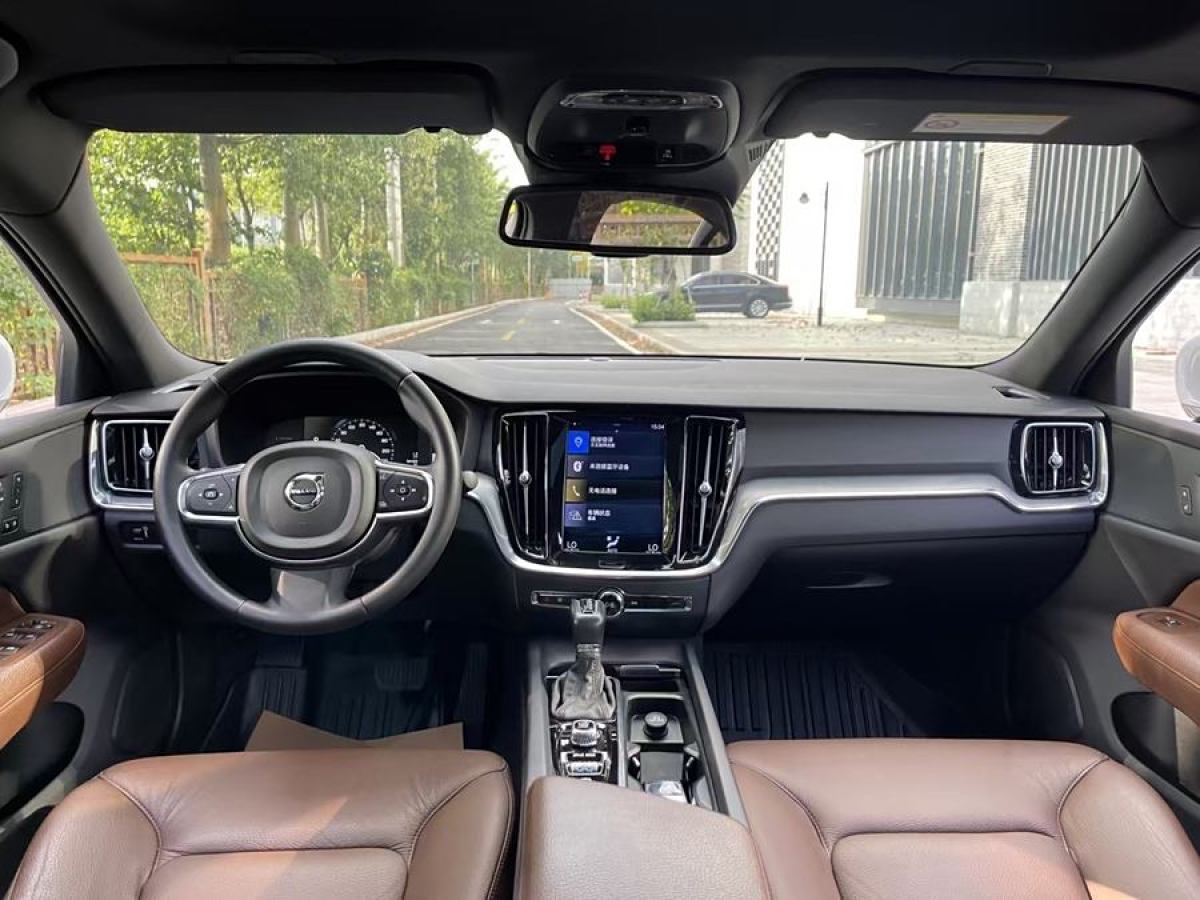 沃爾沃 S60L  2020款 T4 智逸豪華版圖片