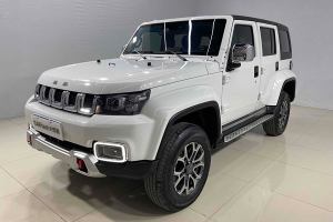 BJ40 北京 2.0T 自動四驅(qū)城市獵人版?zhèn)b客型