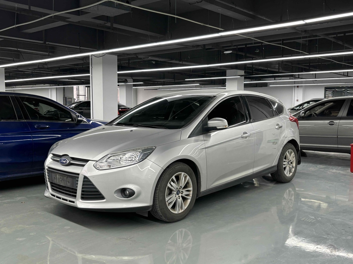 福特 ?？怂? 2012款 兩廂 1.6L 自動舒適型圖片