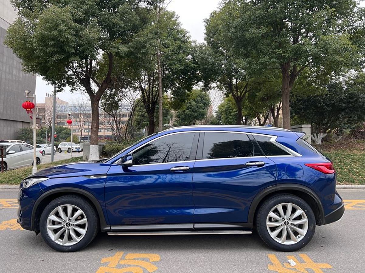 英菲尼迪 QX50  2018款 2.0T 兩驅(qū)時尚版圖片