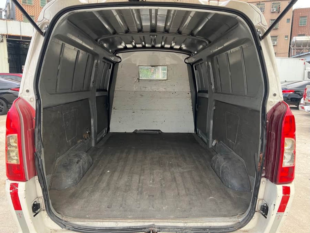 福汽啟騰 M70EV  2020款 M70L-EV 標(biāo)準(zhǔn)續(xù)航版圖片