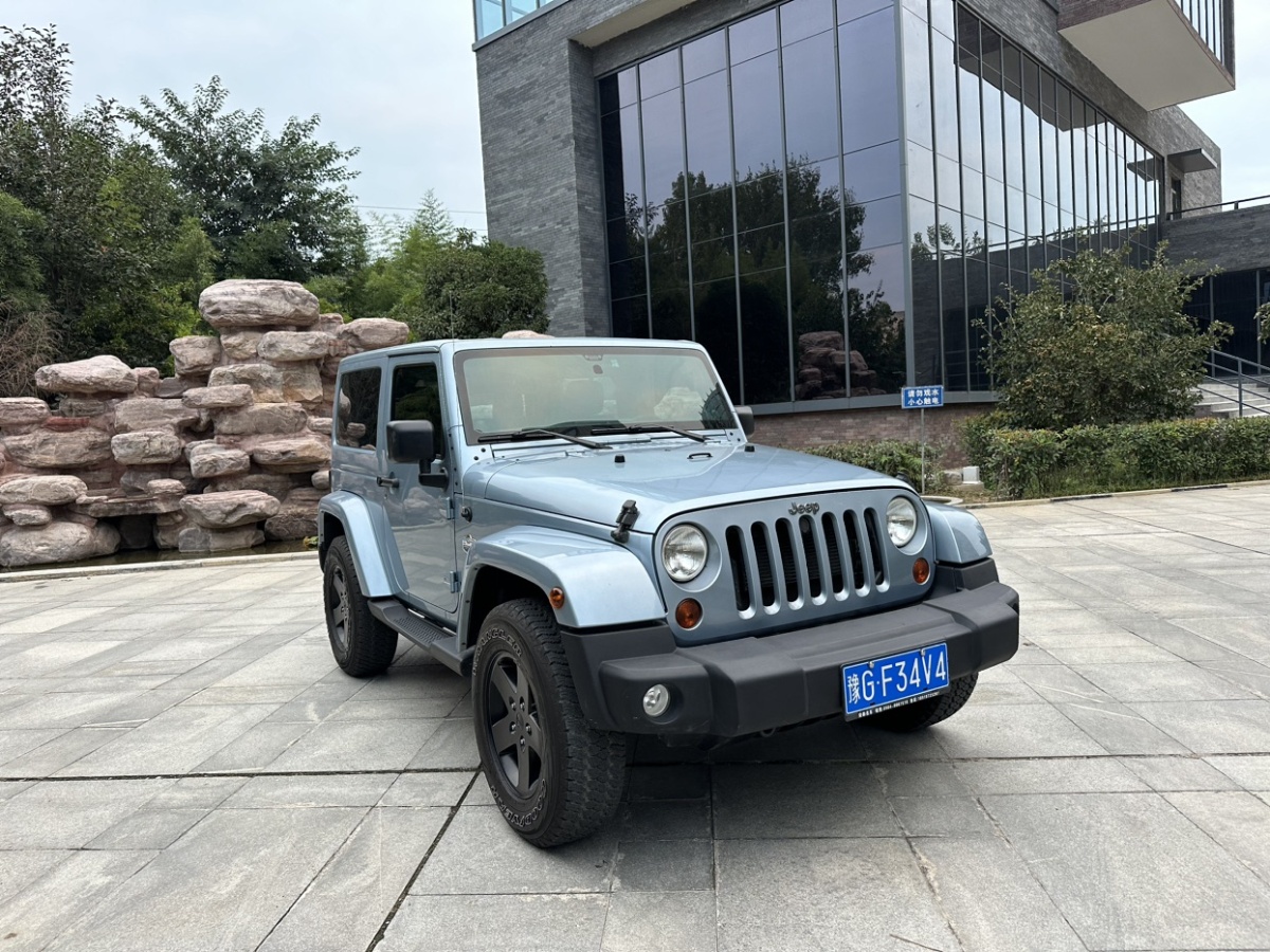 2012年09月Jeep 牧馬人  2012款 3.6L Sahara 極地版