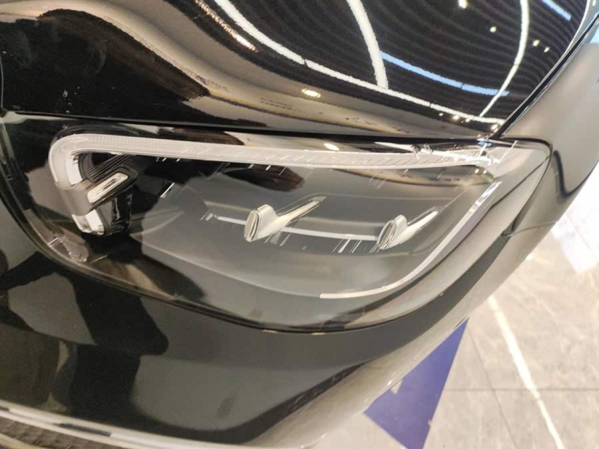 奔馳 奔馳E級(jí)  2022款 改款三 E 300 L 豪華型圖片