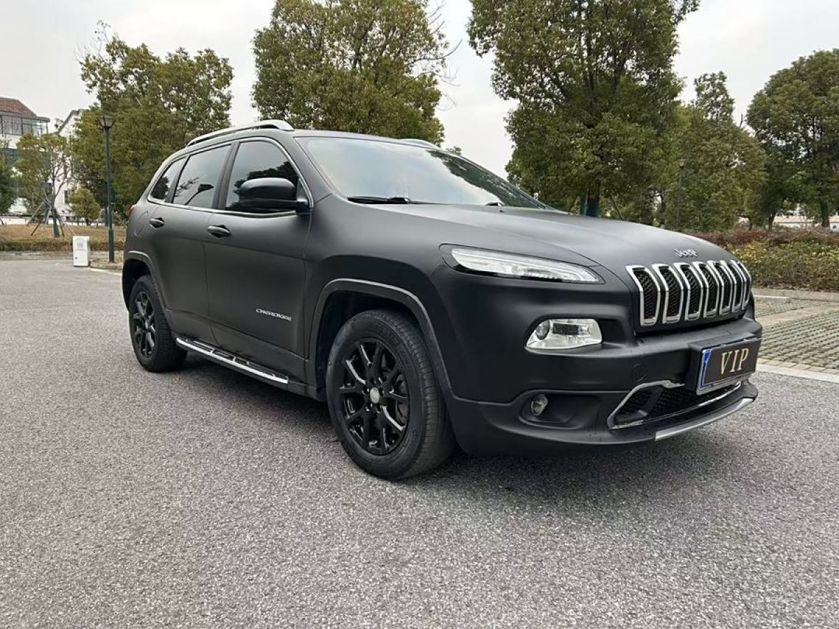 Jeep 自由光  2017款 2.0L 優(yōu)越版圖片