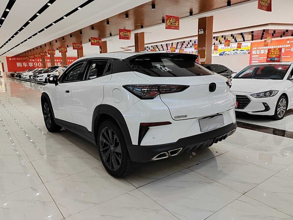 長(zhǎng)安 UNI-T  2022款 1.5T 尊貴型圖片