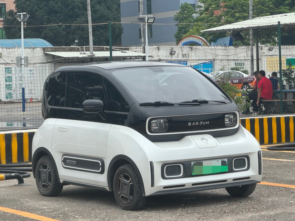 寶駿 寶駿KiWi EV  2021款 設(shè)計(jì)師 三元鋰圖片