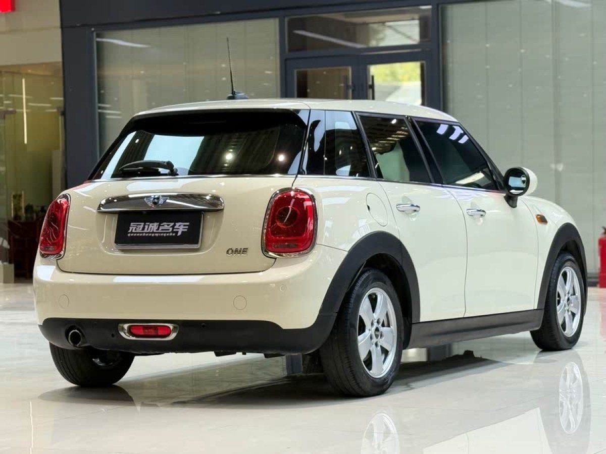 MINI MINI  2015款 1.2T ONE 五門版圖片
