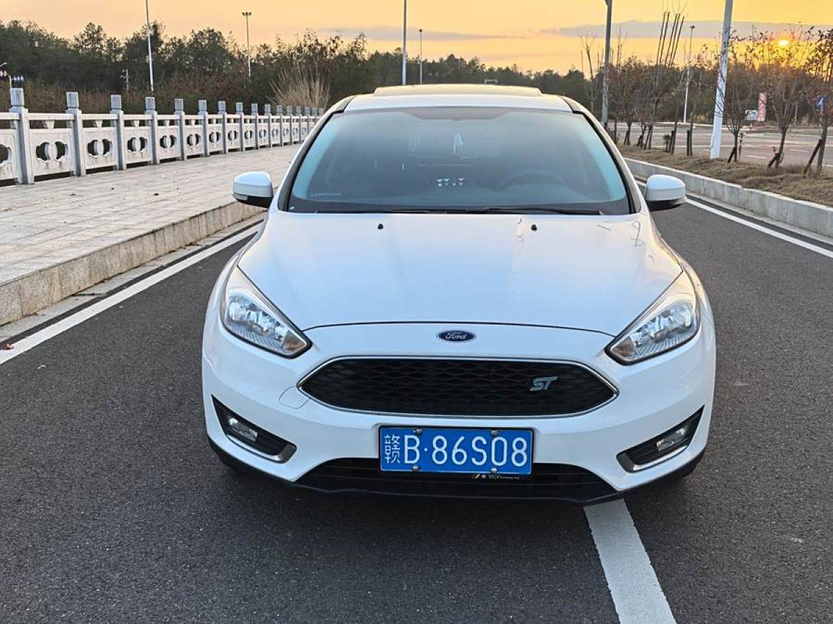 福特 福克斯  2015款 兩廂 EcoBoost 180 自動(dòng)精英型圖片