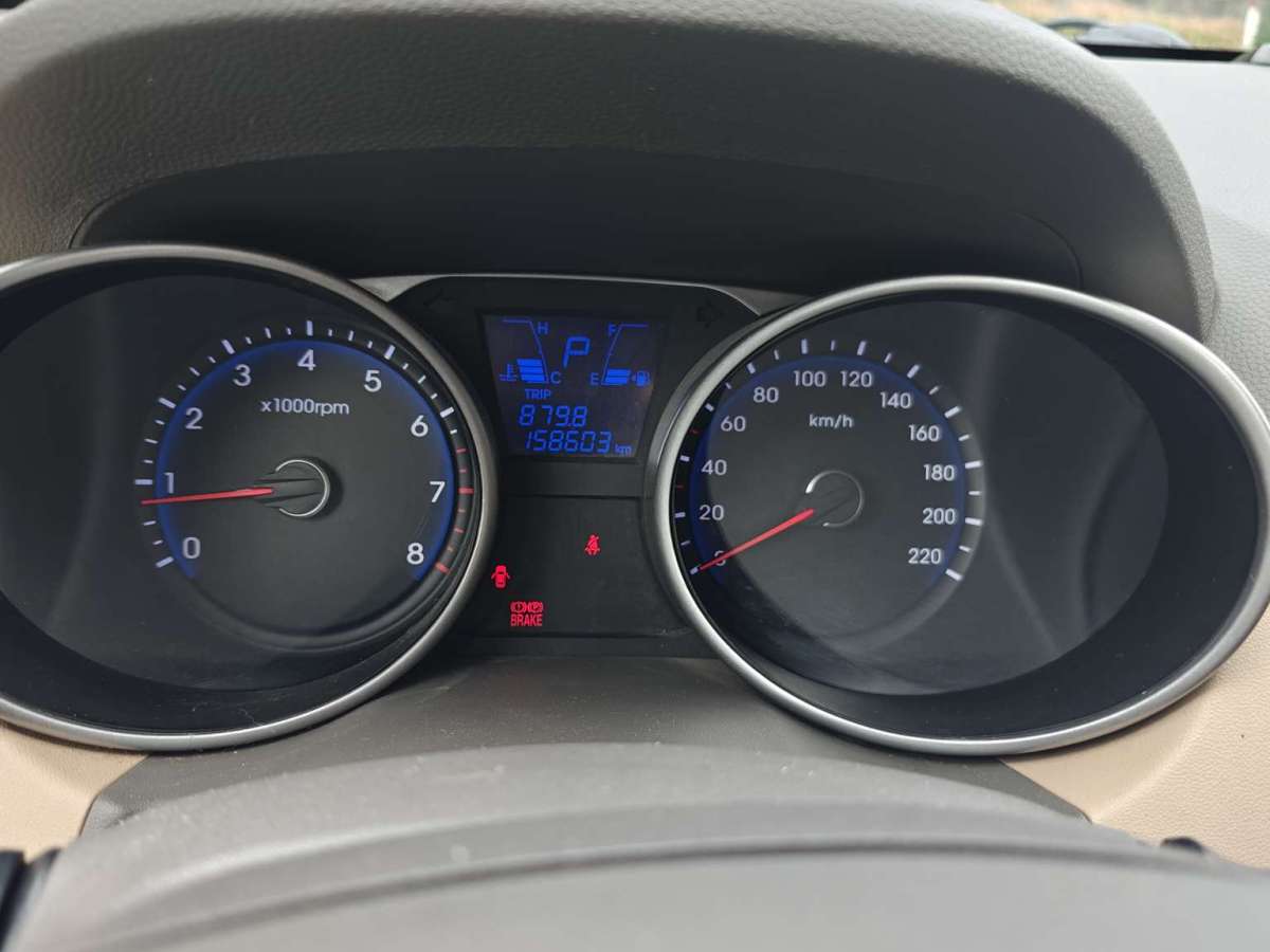 現(xiàn)代 ix35  2010款 2.0L 自動兩驅精英版GLS圖片