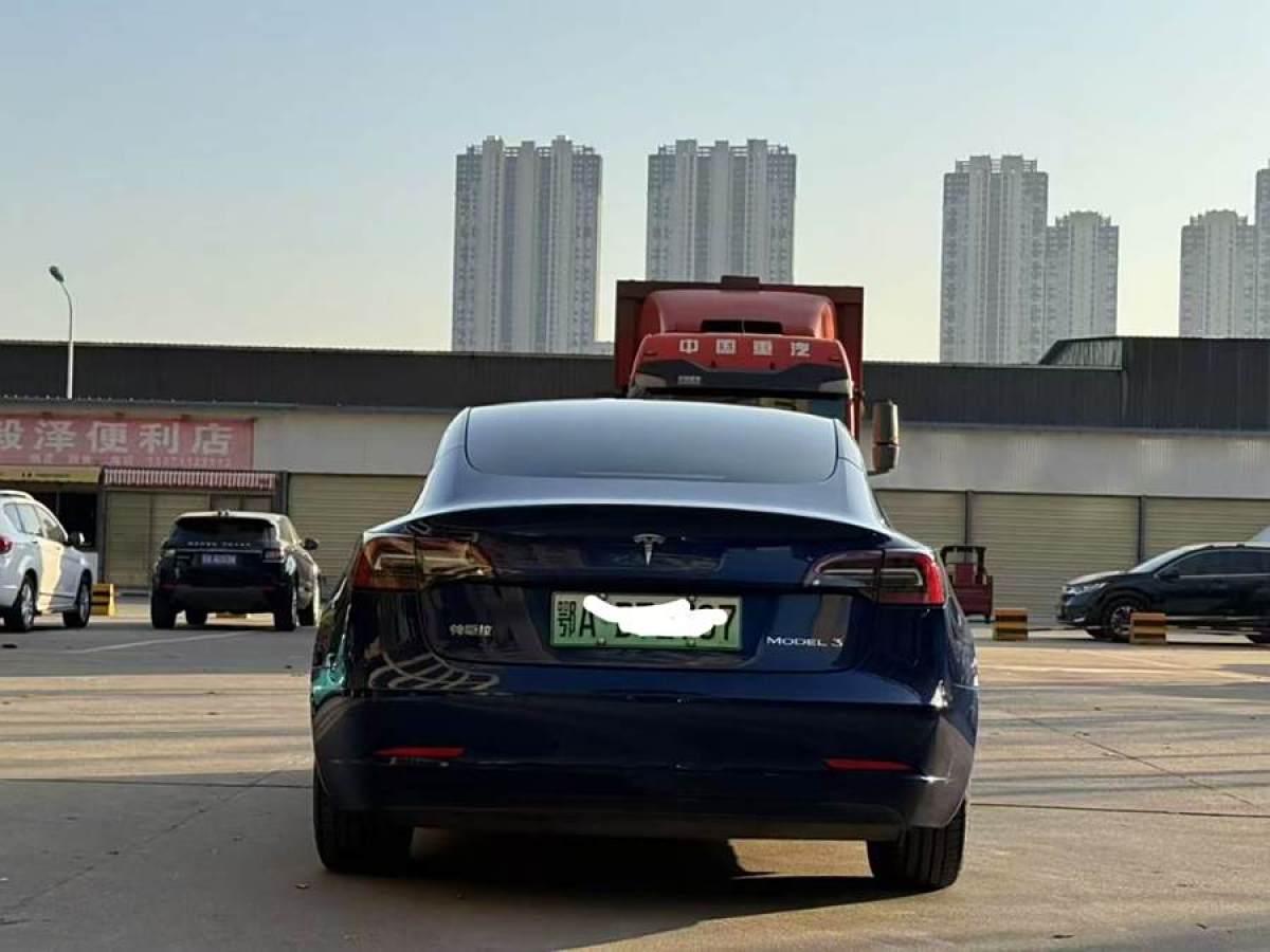 特斯拉 Model 3  2021款 改款 標(biāo)準(zhǔn)續(xù)航后驅(qū)升級版圖片