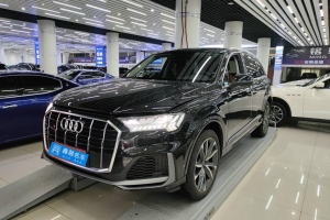 奥迪Q7 奥迪 55 TFSI quattro S line运动型