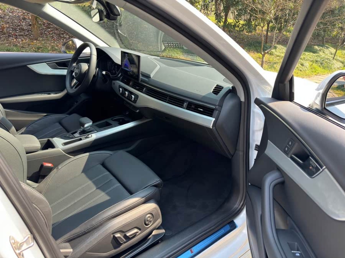 奧迪 奧迪A4L  2023款 40 TFSI 時(shí)尚動(dòng)感型圖片