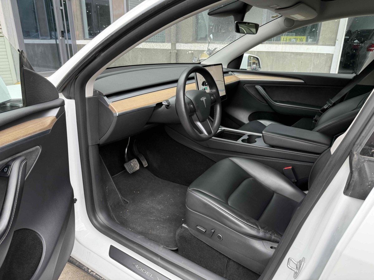2022年2月特斯拉 Model Y  2021款 標準續(xù)航后驅版