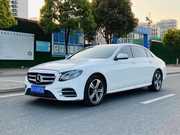 奔驰 奔驰E级  2017款 E 200 L 4MATIC