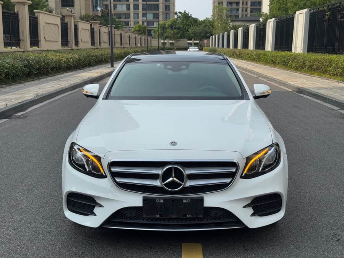 奔馳 奔馳E級(jí)  2020款 改款 E 300 L 運(yùn)動(dòng)殊享版圖片