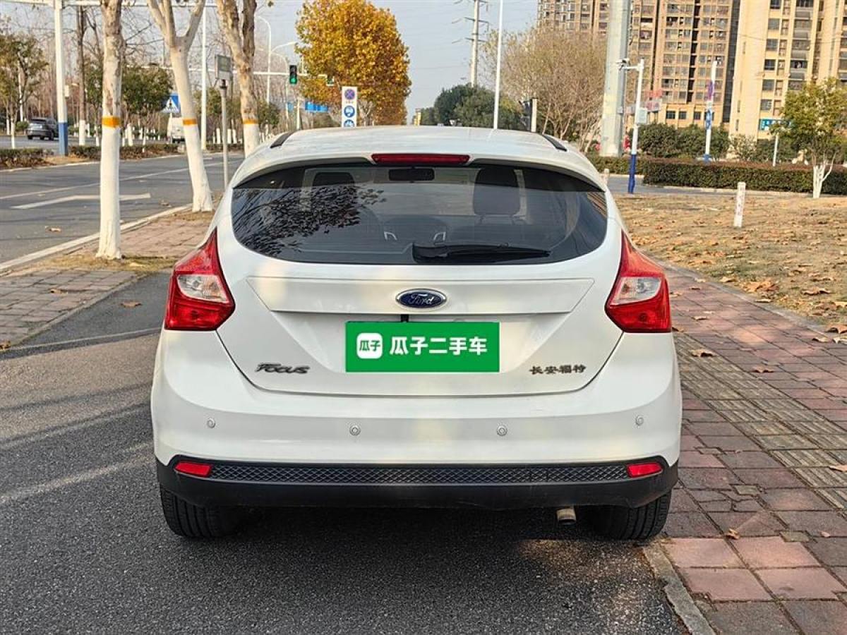 福特 福克斯  2012款 兩廂 1.6L 自動(dòng)舒適型圖片