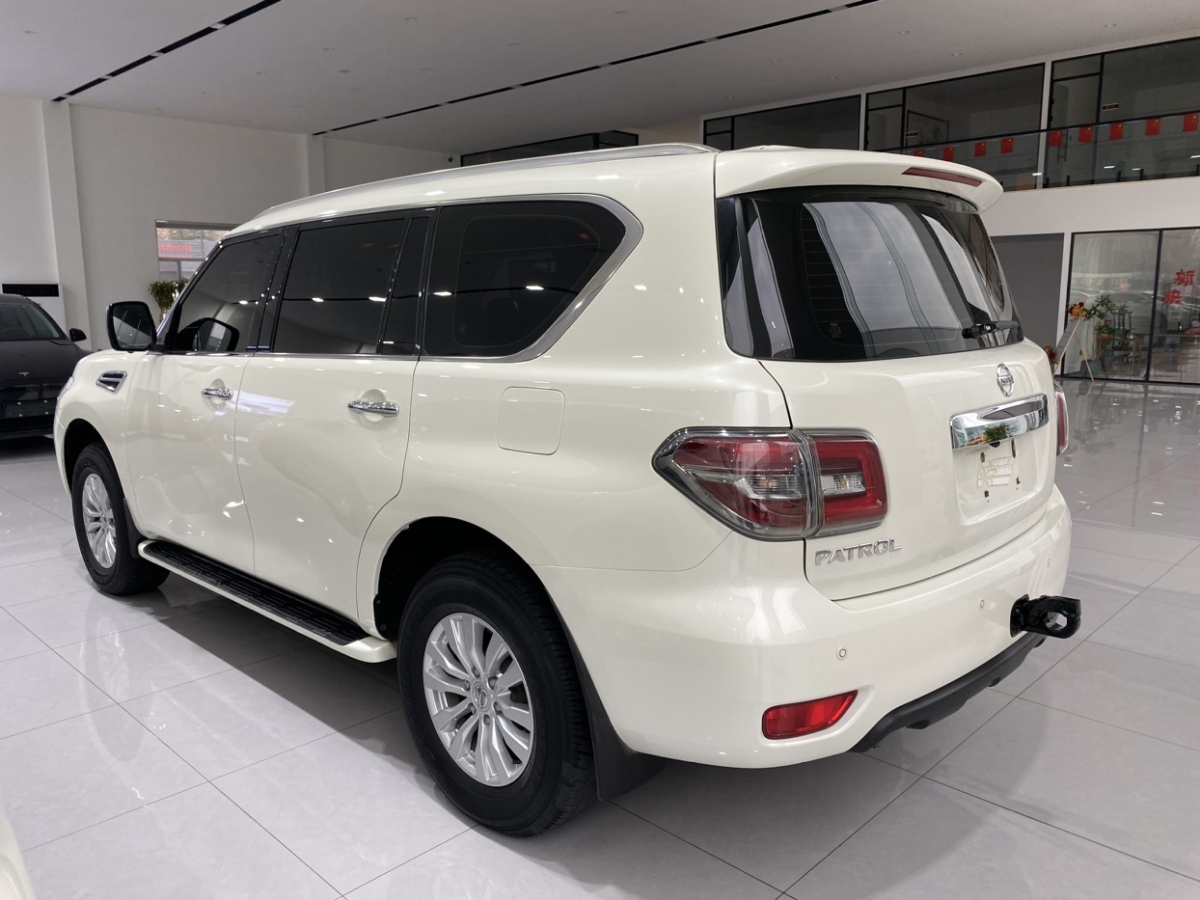 日產(chǎn) 途樂(lè)  2018款 4.0L 領(lǐng)英型圖片