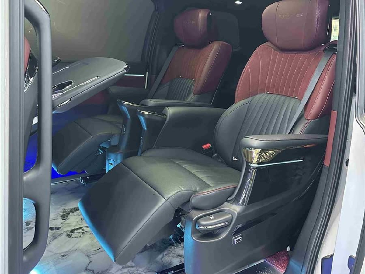 廣汽傳祺 M8  2024款 宗師系列 400T 至尊版圖片