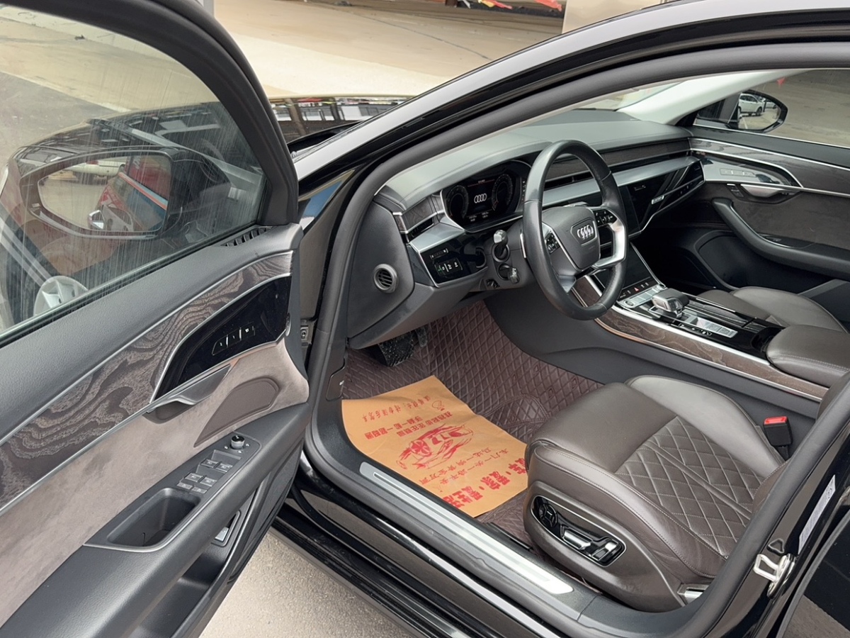奧迪 奧迪A8  2022款 A8L 50 TFSI quattro 豪華型典藏版圖片