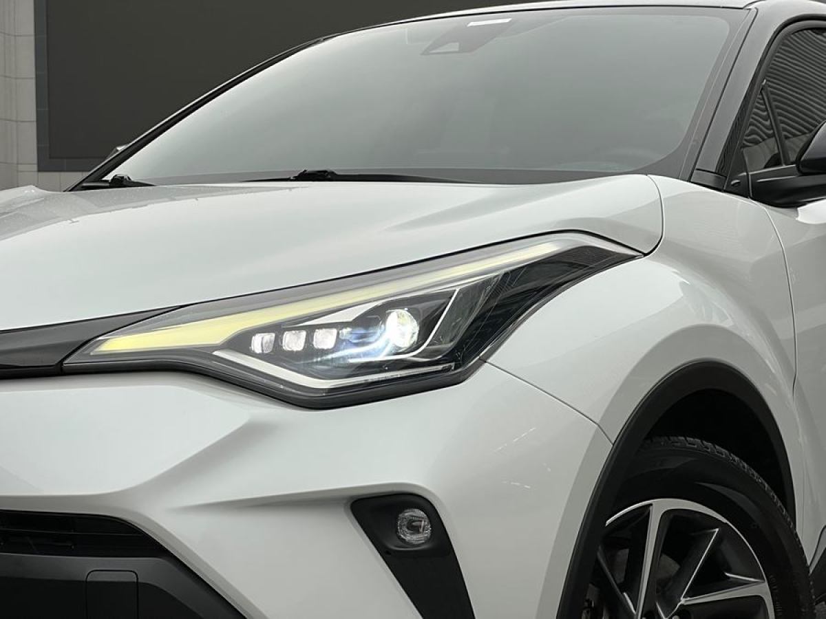 2021年3月豐田 C-HR  2021款 2.0L 豪華版