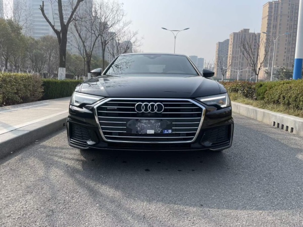 奥迪 奥迪A6L  2022款 45 TFSI quattro 臻选动感型