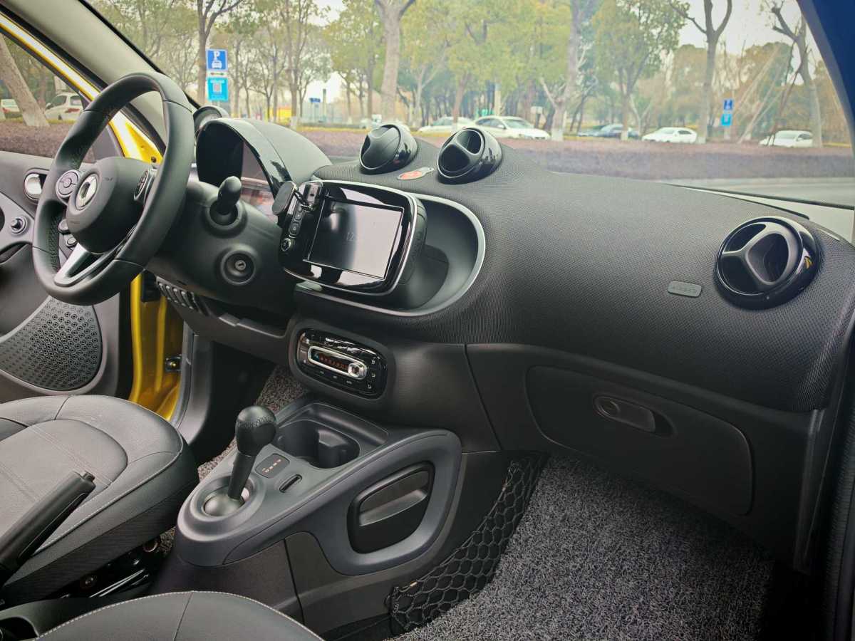 smart forfour  2018款 0.9T 66千瓦先鋒版圖片