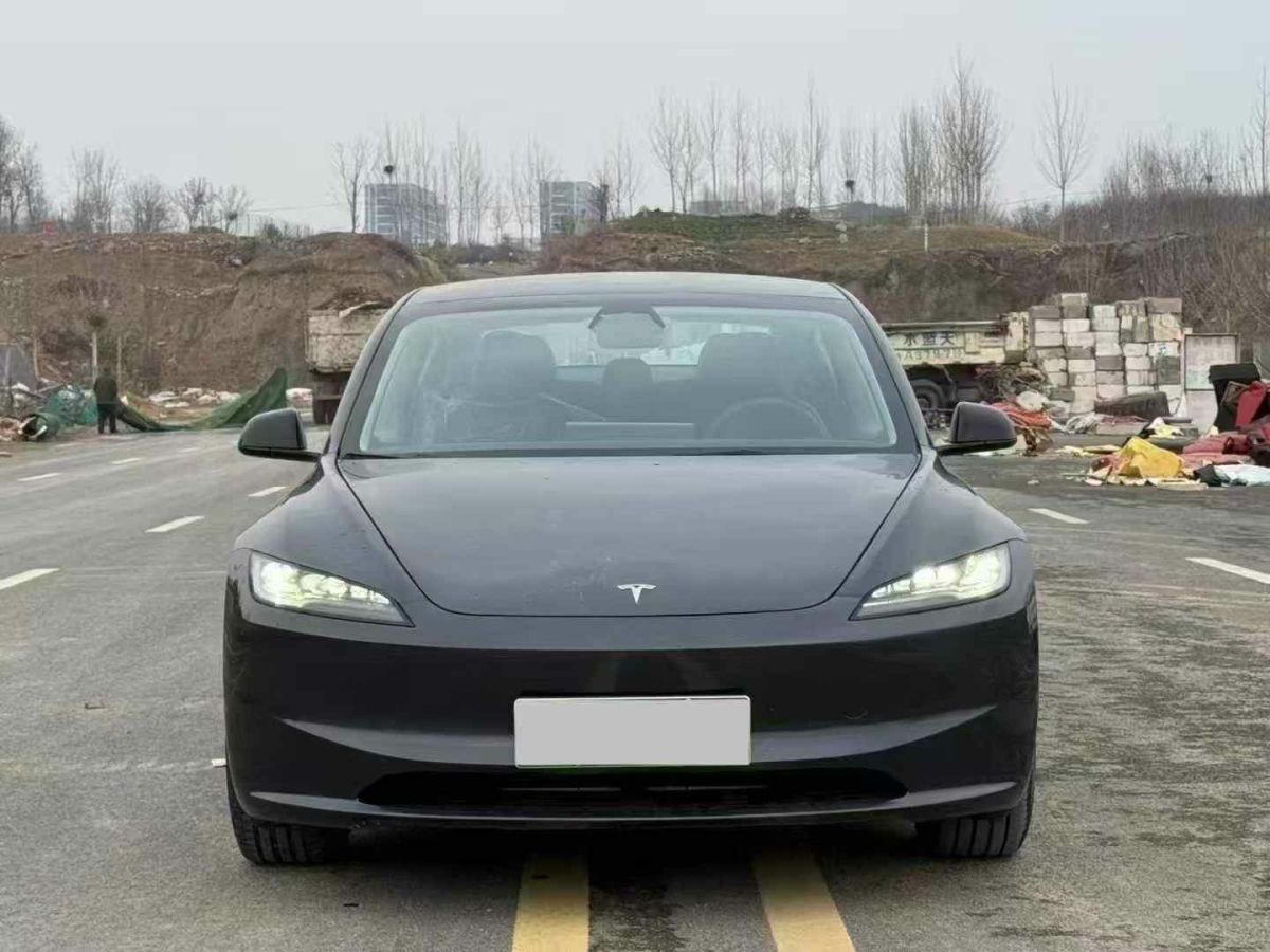 特斯拉 Model Y  2025款 后輪驅(qū)動(dòng) 首發(fā)版圖片