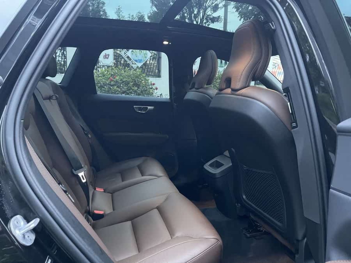沃爾沃 XC60  2024款 B5 四驅(qū)智遠(yuǎn)豪華版圖片