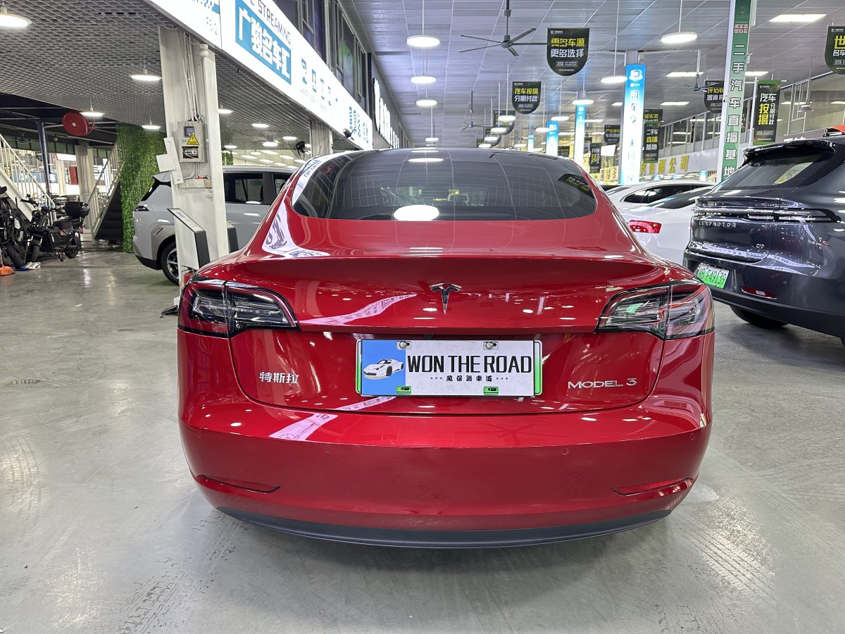 特斯拉 Model 3  2020款 改款 標(biāo)準(zhǔn)續(xù)航后驅(qū)升級(jí)版圖片