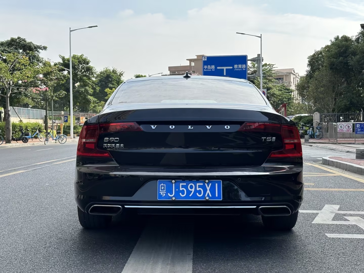 沃爾沃 S90  2019款 T5 智尊版圖片