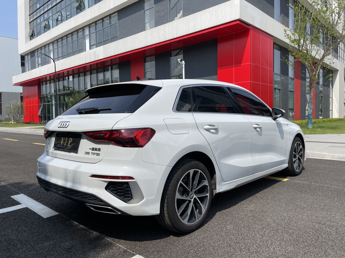 奧迪 奧迪A3  2021款 Sportback 35 TFSI 進(jìn)取運(yùn)動(dòng)型圖片