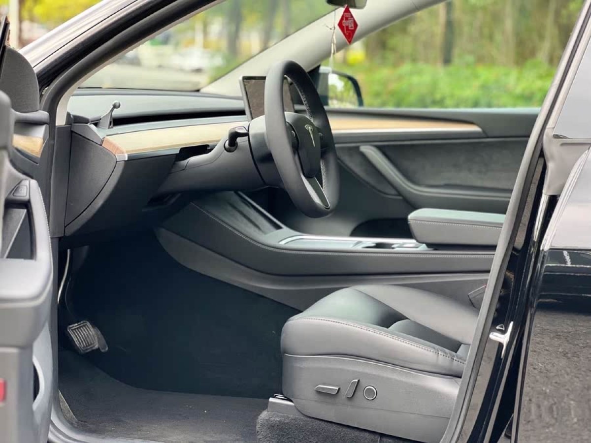 特斯拉 Model Y  2022款 改款 后輪驅(qū)動(dòng)版圖片